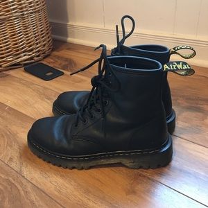 Awley dr martens